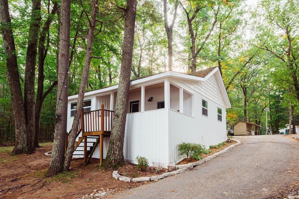 Arbutus Lake 3 Bedroom Cottage Traverse City Extérieur photo