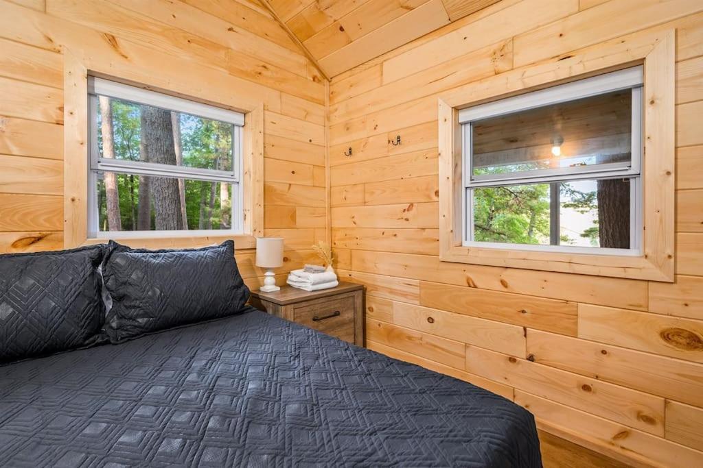 Arbutus Lake 3 Bedroom Cottage Traverse City Extérieur photo