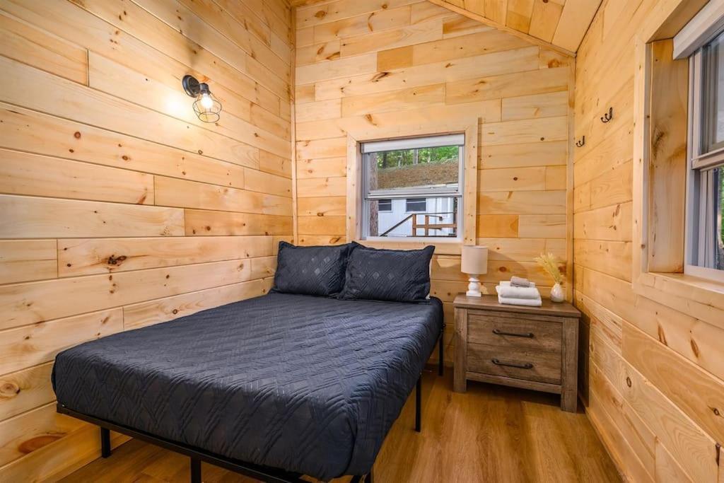 Arbutus Lake 3 Bedroom Cottage Traverse City Extérieur photo