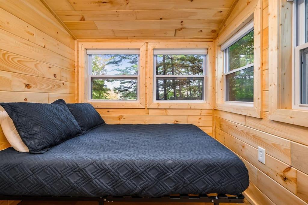 Arbutus Lake 3 Bedroom Cottage Traverse City Extérieur photo