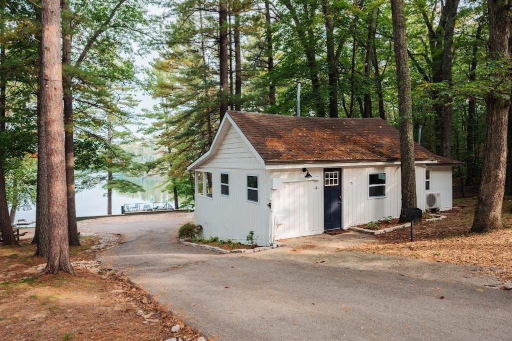 Arbutus Lake 3 Bedroom Cottage Traverse City Extérieur photo